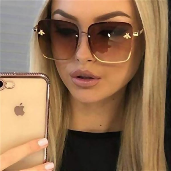 Women Oversize Square Bee Sunglasses